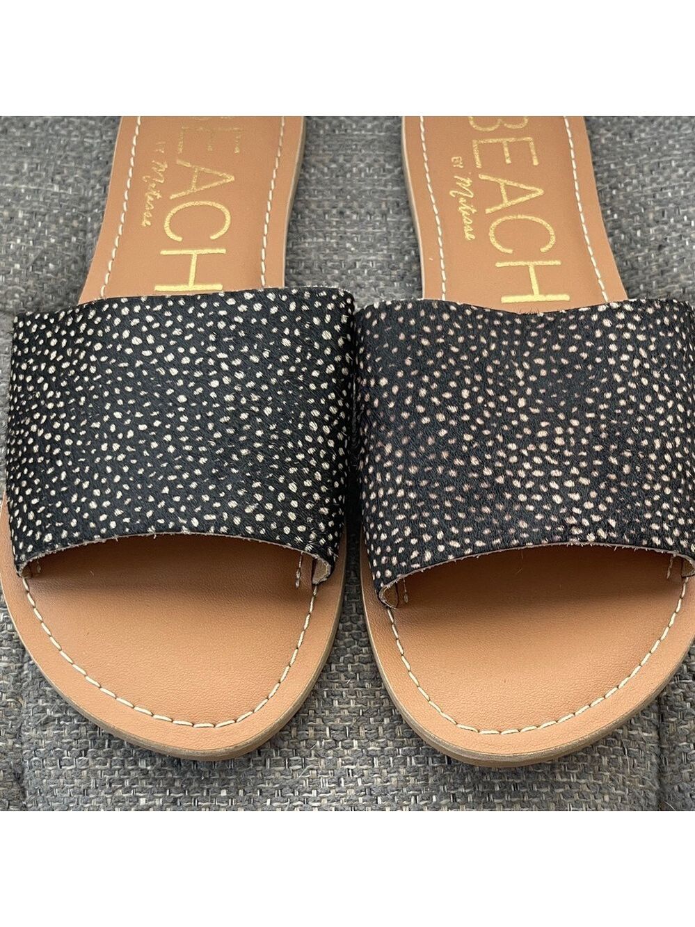 NEW Buckle Black and Tan Sandals size 8 - Picture 2 of 4